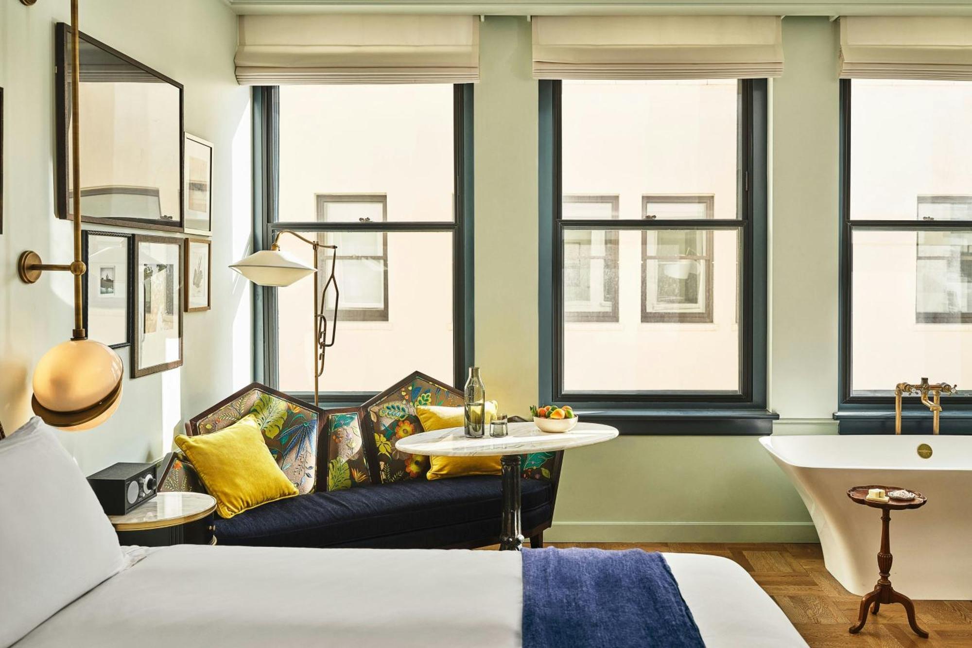 Salon King Room Courtyard View